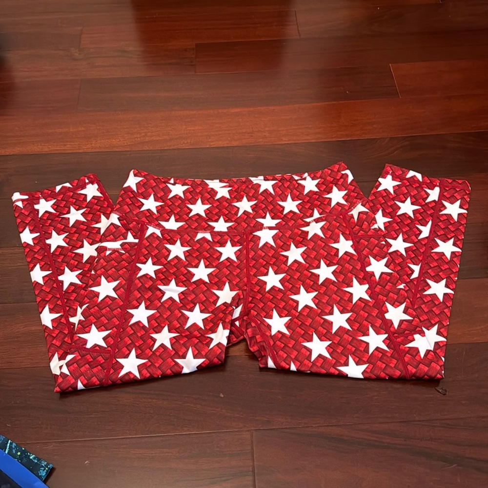 CVG NEW AMERICA Capri Leggings Size Large STARS